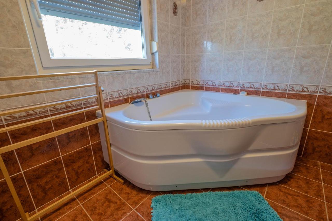 Apartman Ahel Jadranovo Ngoại thất bức ảnh